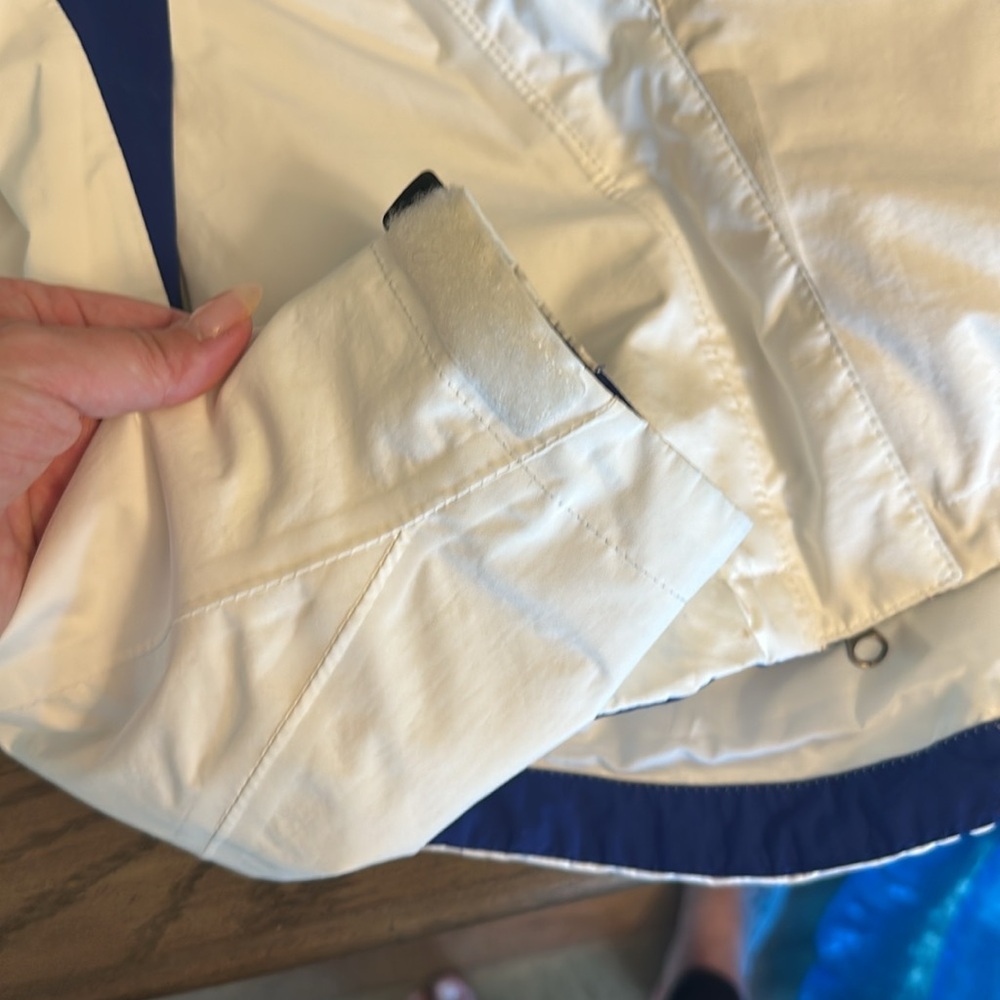 The North Face HyVent Jacket - Picture 6 of 7